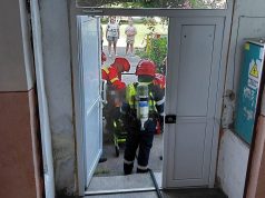Bărbat imobilizat la pat și un cățel, salvați dintr-un apartament plin de fum. Incendiul a pornit de la o țigară